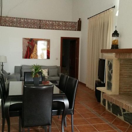 Country House Cortijo De La Fuente La Bobadilla Exterior photo